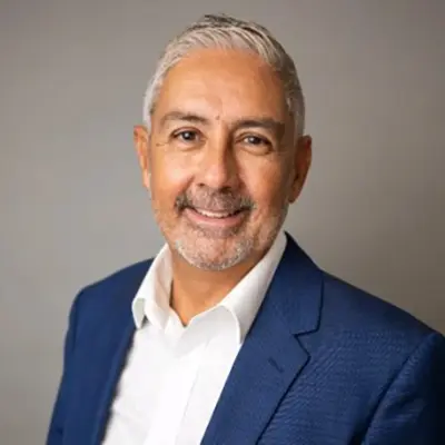 Dr. Ian Martinus